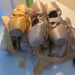 Pointe Shoe Lot
